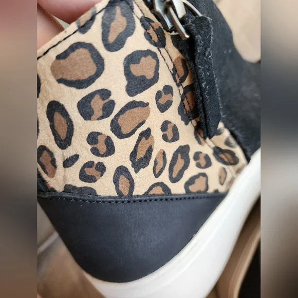 Toms Black Leopard Print Slip-On Sneakers Booties Sz 7.5 - Picture 9 of 9